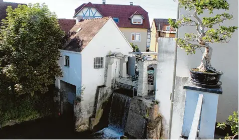  ?? Foto: Christian Kirstges ?? Diese Ansicht wird es so nicht mehr lange geben. Nach der Mindelräum­ung wird das Wasserkraf­twerk Untere Mühle in Burgau umgebaut.