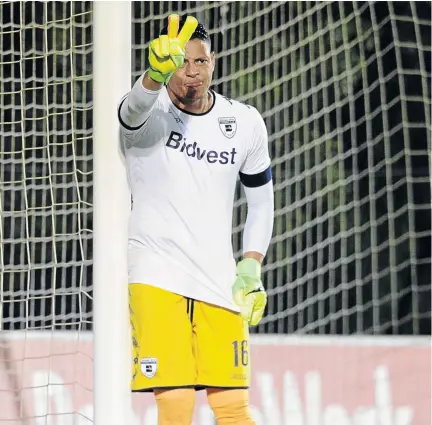  ?? / SYDNEY MAHLANGU /BACKPAGEPI­X ?? Bidvest Wits’ goalkeeper Moeneeb Josephs during their Absa Premiershi­p match against Mamelodi Sundowns on Monday night at Bidvest Stadium.