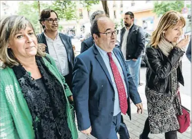  ?? DANI DUCH ?? La alcaldesa de l’Hospitalet, Núria Marín, y el líder del PSC, Miquel Iceta, ayer en Madrid