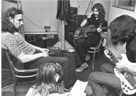  ?? ?? Registrazi­one di PARANOID ai Regent Studios di Londra (17 giugno 1970).