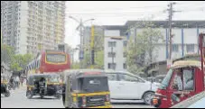  ?? RISHIKESH CHOUDHARY/HT ?? One of the traffic signals in Kalyan (E) is not working.