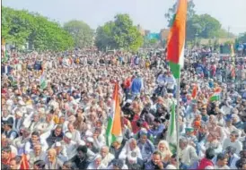  ?? HT ?? Farmers at the khap panchayat held in Baghpat’s Baraut on Sunday.