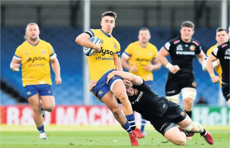  ?? Pic: Patrick Khachfe/jmp ?? Cameron Redpath of Bath Rugby is tackled by Sam Simmonds of Exeter Chiefs