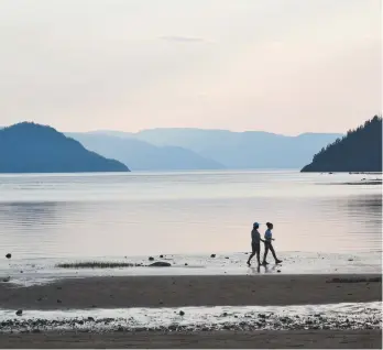  ??  ?? Le Québec s’est engagé, en 2010, à protéger 10 % de ses milieux marins et 17 % des milieux terrestres d’ici la fin de 2020. Sur la photo, le Parc national du Fjorddu-Saguenay.
ALEXANDRE SHIELDS LE DEVOIR