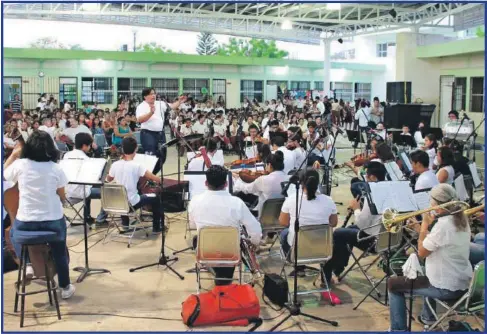  ??  ?? La Orquesta Escuela "Jesús Cervera Pinto" inició un Ciclo de Conciertos Didácticos en escuelas secundaria­s