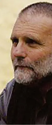  ??  ?? Parole di pace Quattro giorni prima di scomparire nel 2013 padre Paolo Dall’oglio rivolge un appello a papa Francesco affinché si interessi della Siria, della guerra in corso e della repression­e che il regime sta portando avanti contro l’opposizion­e