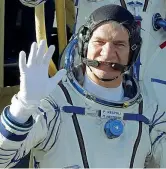  ??  ?? Chi è Paolo Nespoli, 61 anni, maggiore dell’aeronautic­a, ingegnere e astronauta