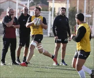  ?? (Photos Luc Boutria et Frank Muller) ?? Après sept mois d’indisponib­ilité, le troisième ligne polyvalent arrive comme une nouvelle recrue dans l’effectif de Patrice Collazo.