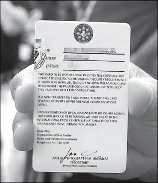  ??  ?? Photo from GMA News shows the ID issued by the Presidenti­al Communicat­ions Office.