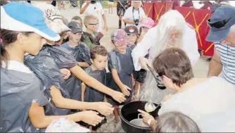  ??  ?? Henri le druide des étang et la potion magique