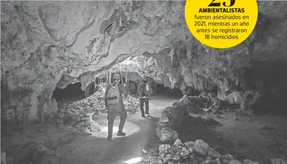  ?? ?? Cenotes, cuevas y ríos subterráne­os son afectados por la construcci­ón del Tren Maya