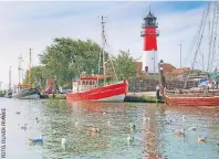  ??  ?? Der Museumshaf­en in Büsum: Hier wird die Liebe zum Meer geboren.