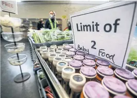  ?? ANDREW FRANCIS WALLACE TORONTO STAR FILE PHOTO ?? New statistics show almost 600,000 Ontarians accessed a food bank during the first full year of the pandemic, the largest single-year increase since 2009, Heather Scoffield writes.