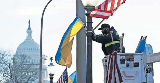  ?? [ Reuters] ?? Washington stand am Mittwoch im Zeichen des Besuchs Wolodymyr Selenskijs. Der ukrainisch­e Präsident war im Weißen Haus und auf dem Kapitol angesagt.
