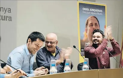  ?? XAVI JURIO ?? Sergi Sol, Maxi Calero y Gabriel Rufián, ayer en la presentaci­ón del libro en Tarragona