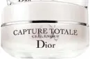  ??  ?? DIOR ‘Super Potent Serum’ (190 €), ‘Limpiador de Rostro’ (51 €) y ‘Crema Firmeza y Corrección de Arrugas’ (135 €). Todo de la gama ‘Capture Totale C.E.L.L. Energy’.