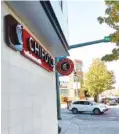  ?? STAFF PHOTO BY MIKE PARE ?? A Chipotle sign already is up at the 10/ North Building on Cherokee Boulevard on Chattanoog­a’s North Shore. But an official said the eatery isn’t expected to open until early next year.