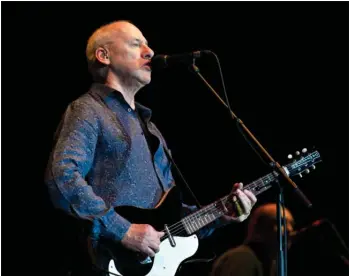  ??  ?? Mark Knopfler fylder 70 år mandag. Fødselsdag­en fejrer han med turné rundt i Europa, inden han med sit band vender snuden mod USA i august og september. Arkivfoto: Lars Krabbe