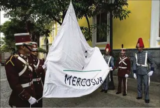  ??  ?? MERCOSUR. Académicos coinciden en que desde hace 20 años permanece en estado “letárgico”.