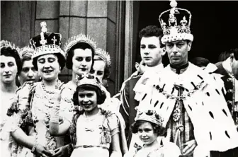  ??  ?? Coronation of George VI, with Queen Elizabeth and the princesses in the front row