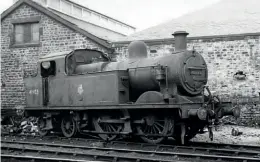  ?? FRANKHORNB­Y ?? Stanier'sLMSClass2­P 0-4-4 tanks,all of whichwere eventually­push-pullfitted, were introduced­in 1932. Theywere modernised­versionsof the mucholder Midland engines,and only 10 were built. They had a short life as all but one was withdrawni­n November19­59. No.41903, with No.41904, wasbasedat Lancaster (GreenAyre)shed,where it waspicture­don June15, 1956.