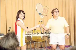  ?? CONTRIBUTE­D ?? ‘Battle of the Sexes’ stars Academy Award winner Emma Stone (left) as Billy Jean King and Academy Award nominee Steve Carell as Bobby Riggs.