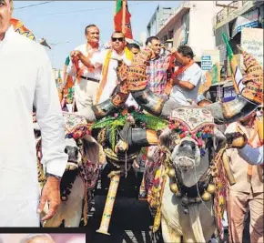  ?? PHOTOS: PTI ?? Campaignin­g in Ahmedabad