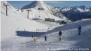  ??  ?? Ischgl - im März 2020 wurde der österreich­ische Winterspor­tort zum CoronoHots­pot Europas