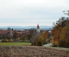  ?? Foto: Szilvia Izsó ?? Bei der Heuberger Bürgervers­ammlung ging es unter anderem um illegale Müllentsor­gung im Ort.