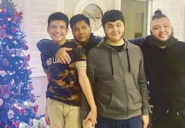  ??  ?? — Photos courtesy of Martin Nievera
Martin with sons Santino, Ram and Robin and (left) in his last picture with dad Bert Nievera, twin sister Vicki and sister Rachel. Christmas with family is Martin's most memorable.