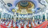  ?? — Photo by Shihab ?? faithful offer taraweeh prayers at Al farooq omar Bin Al Khattab mosque in dubai on saturday.