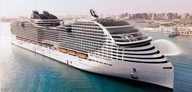  ?? ?? MSC World Europa es una pequeña ciudad ultramoder­na sobre el mar. Tiene 2.626 camarotes para alojar casi 7.000 personas.