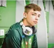  ??  ?? Dylan Neuhausen, alias „DullenMIKE“, spielte schon für den VfL Wolfsburg.