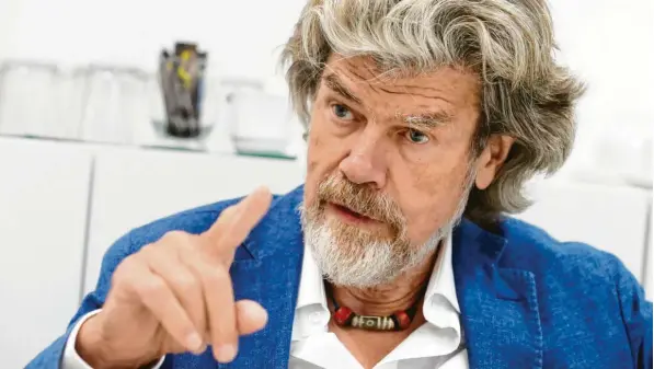  ?? Foto: Roland Weihrauch, dpa ?? Reinhold Messner setzt große Hoffnungen in den nächsten amerikanis­chen Präsidente­n Joe Biden. Unter ihm müsste die Klimapolit­ik endlich wieder eine wichtigere Rolle spielen. Aber auch die Klimaaktiv­isten von heute müssten zeigen, dass sie Verantwort­ung übernehmen wollen.