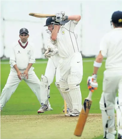  ?? Matt Ratcliffe ?? Macclesfie­ld captain Rob Porter lost the toss at Oxton on Saturday