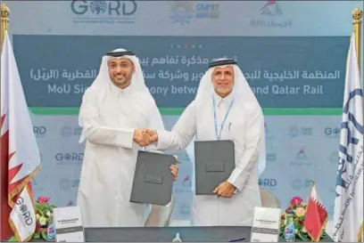  ?? ?? GORD Founding Chairman Dr Yousef Alhorr and Qatar Rail’s Chief of Service Delivery Abdulla Saif Al Sulaiti signed the agreement.