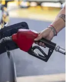  ?? JOSE CORDERO ?? El litro de gasolina súper aumentará ¢29, es decir pasará de ¢570 a ¢599.