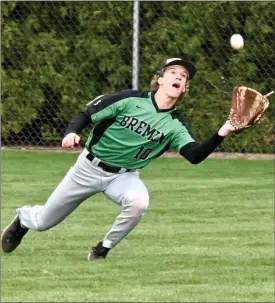  ?? PILOT PHOTO/RON HARAMIA ?? Bremen’s Dawson Hickman made this diving catch to end the first inning Wednesday against Jimtown.