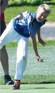  ??  ?? Western Park’s Tom Gardiner bowls.