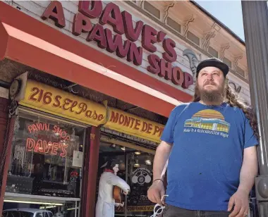  ?? PHOTOS BY GABY VELASQUEZ/USA TODAY NETWORK ?? Clay Baron’s store in El Paso, Texas, has shelves so full he is running out of space. That means more sellers than buyers, he says, a sign that many Americans are struggling.