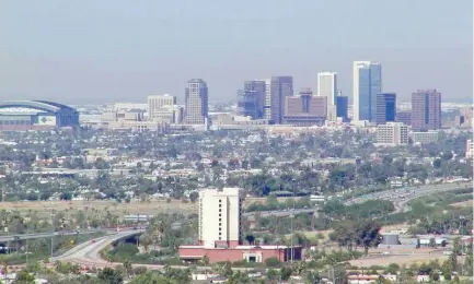  ?? (Wikimedia Commons) ?? TALL BUILDINGS dominate the Phoenix skyline.