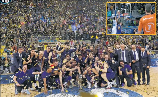  ??  ?? LA CELEBRACIÓ­N Y LA POLÉMICA. Los jugadores del Barcelona celebran sobre el parqué del Gran Canaria Arena el título de Copa. Arriba, la falta final de Claver a Taylor.