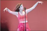  ?? SEAN D. ELLIOT/THE DAY ?? Lorde performs “Homemade Dynamite” on Saturday.