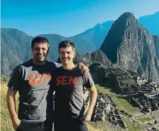  ??  ?? Peru Pavel Fellner se synem nasávají tajemnou atmosféru bájného Machu Picchu – města Inků a novodobého divu světa.