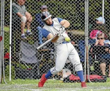  ?? PHOTO: PHOTOTEK ?? Marist coach Kohlhase praises Jerome Haretuku as one of the best in the country.