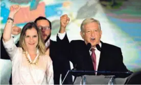  ?? AFP ?? Beatriz Gutiérrez y López Obrador gobernarán durante seis años.