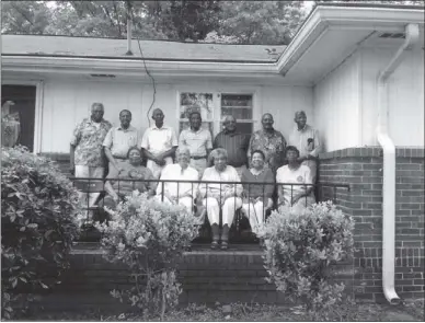  ?? Contribute­d photo ?? From left: Seated are Doris Beedles Lanham of Augusta, Virginia Walters Cole and Alva Johnson Battey of Rome, Jennie Johnson Jones of Atlanta and Laney Montgomery Stevenson of Rome. Standing are William Mitchell of Augusta, James Wright, Johnnie...