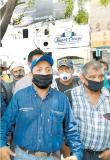  ?? HERNÁNDEZ ?? Obreros de la industria metalmecán­ica en Tampico solicitaro­n parte de sus afores pues no cuentan con apoyos/JUAN