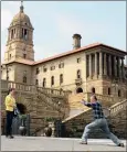  ??  ?? Tourists at the Union Buildings