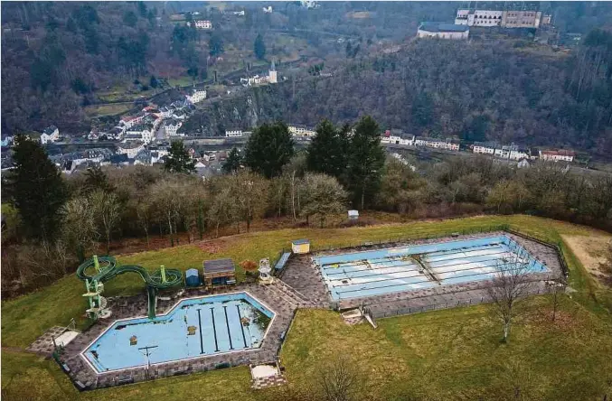  ?? Foto: Marc Wilwert/LW-Archiv ?? Seit September 2019 fristet die Anlage oberhalb von Vianden ein tristes Dasein.